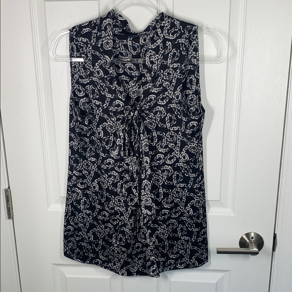 Elie Tahari black silk sleeveless top with gray chain link print size small